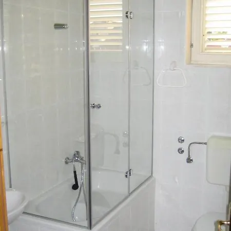 Apartman Seaside With A Swimming Pool Brodarica, Sibenik - 4249 *