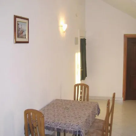 Apartman Seaside With A Swimming Pool Brodarica, Sibenik - 4249 *