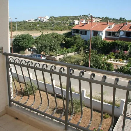 Seaside With A Swimming Pool Brodarica, Sibenik - 4249 *