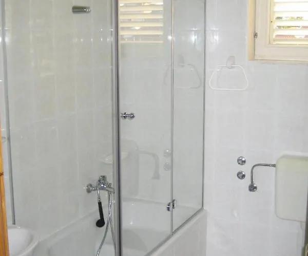 Appartement Seaside With A Swimming Pool Brodarica, Sibenik - 4249 *