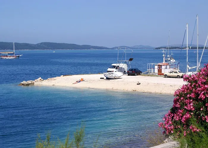 Appartement Seaside With A Swimming Pool Brodarica, Sibenik - 4249 Brodarica (Sibenik-Knin)